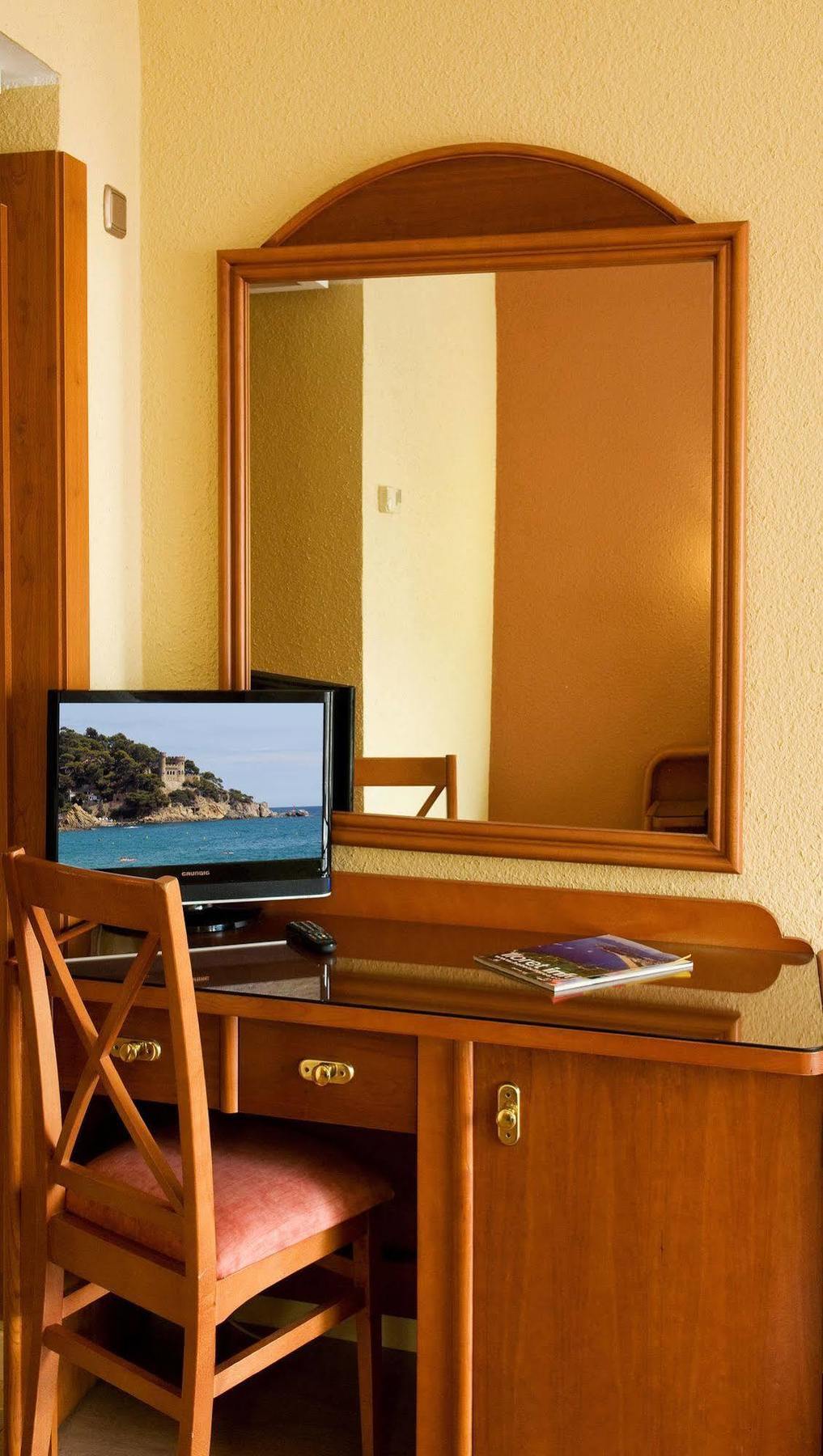 Hotel Helios Lloret Lloret de Mar Exterior photo